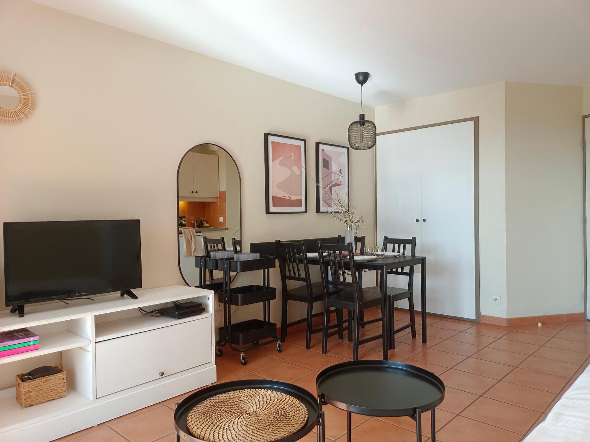 T1 Bis Avec Piscine Vue Golf Et Montagnes Apartman Arcangues Kültér fotó