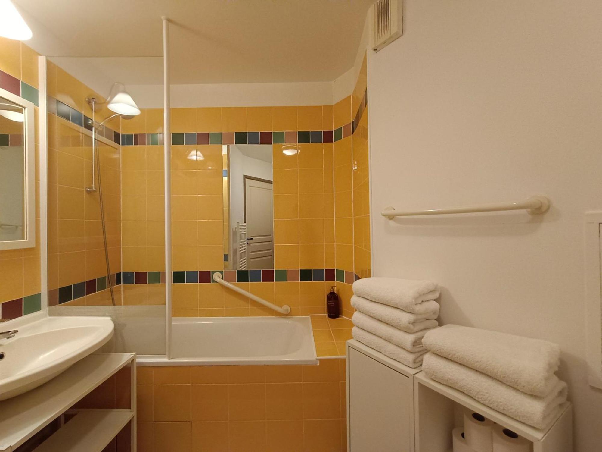 T1 Bis Avec Piscine Vue Golf Et Montagnes Apartman Arcangues Szoba fotó